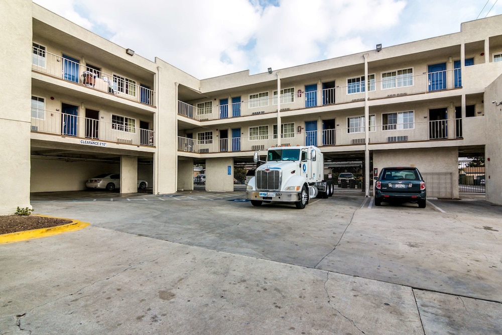 Motel 6 Bell Gardens, CA - Los Angeles