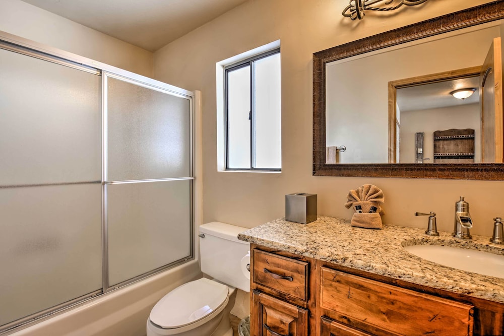 Steps to Golf Course: Condo w/ Grill in Pinetop! view 4