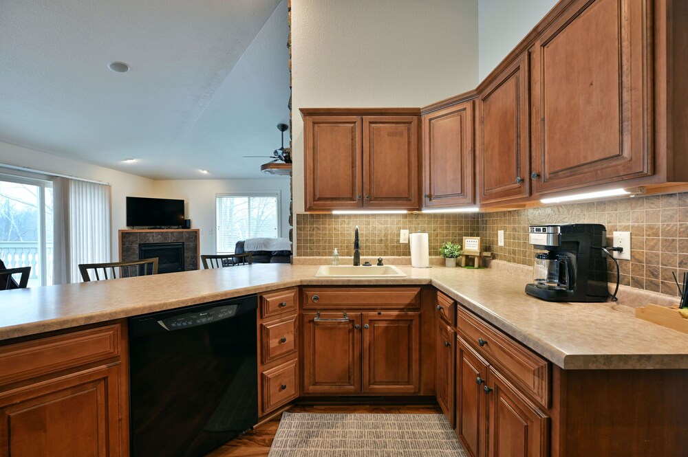 Unit 701 5 Bd 3 Ba 5 Bedroom Condo by RedAwning