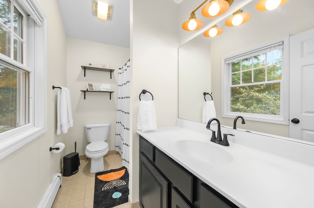 Gorgeous 2BDR Home near Downtown