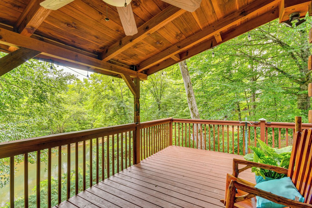 Riverfront Rutherfordton Retreat w/ Fire Pit!