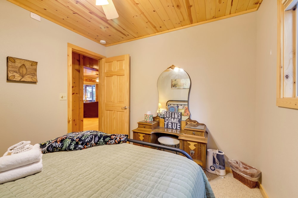 5 Mi to Dodge Ridge: Cabin in Strawberry
