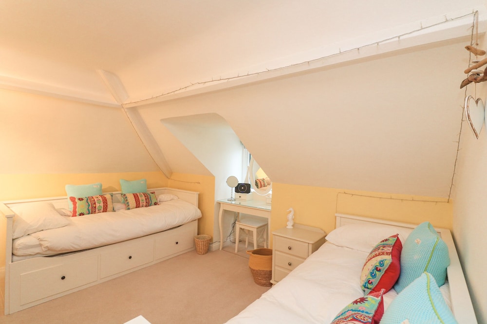 5 Melbury