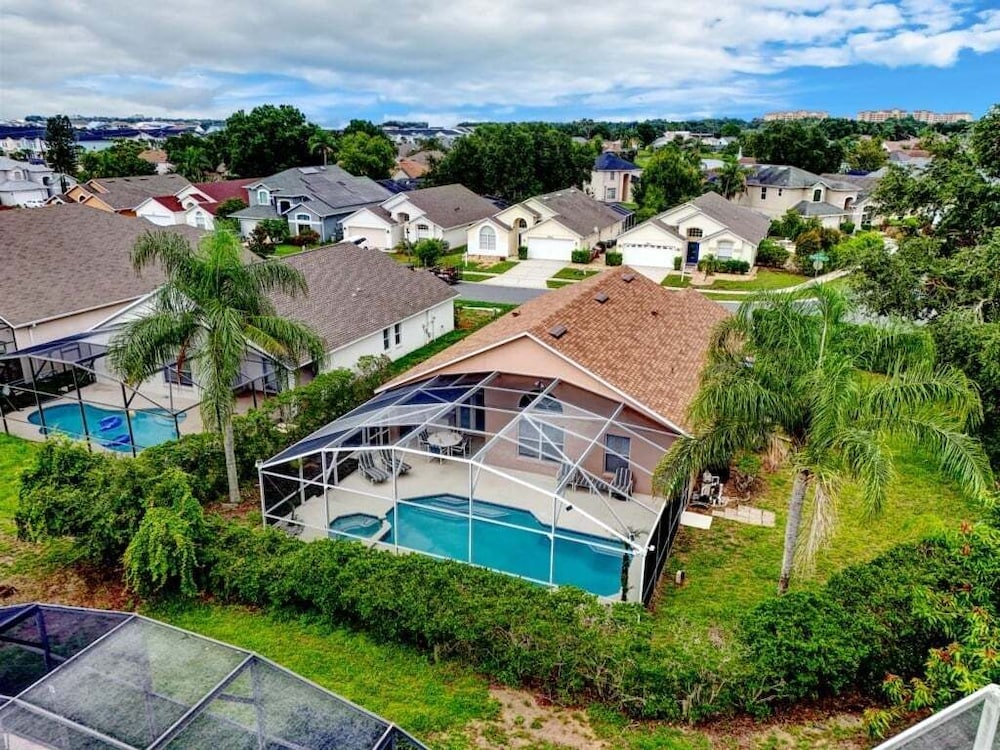 Oak Island Gem Cozy 4br Pool Home Near Disney 4 Bedroom Villa