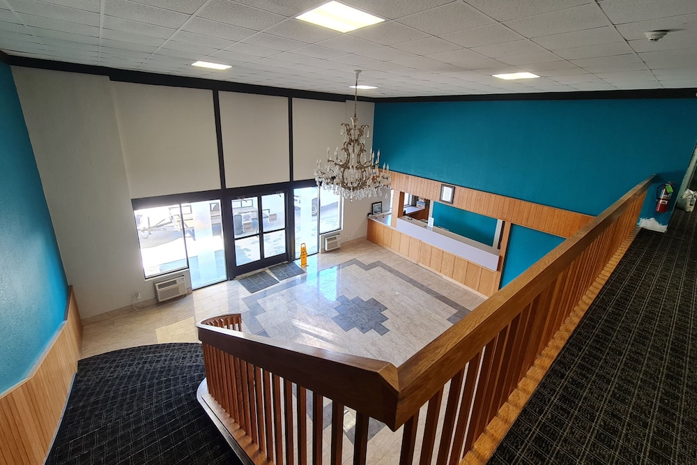 Bloomington Vacations - Bloomington Inn I-55 and I-74 - Property Image 19