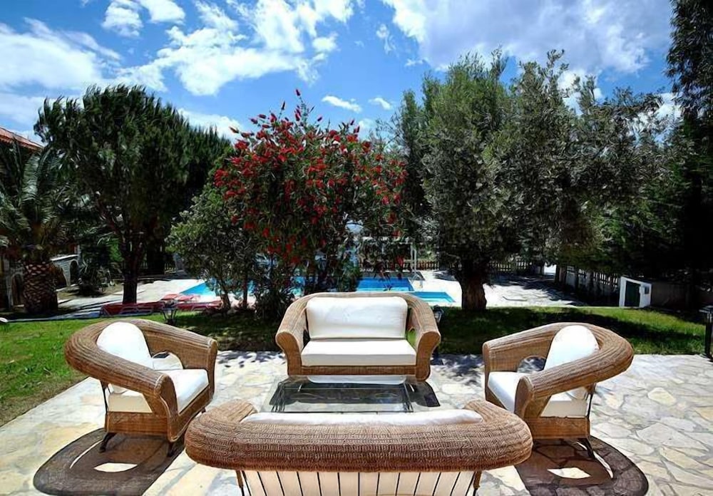Ledra Samos Hotel