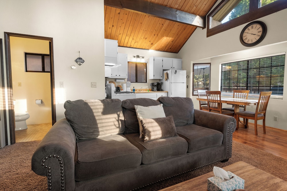 Cozy Cabin