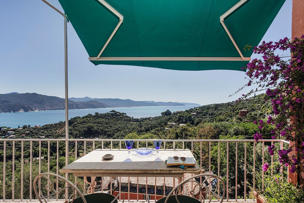 Orizzonte Blu with Terrace by Wonderful Italy