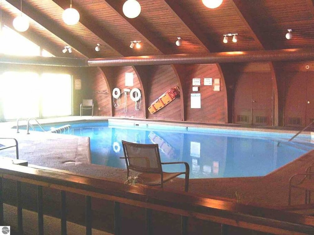 Shanty Creek 2bd 2ba Adjoining Rooms Ski-golf