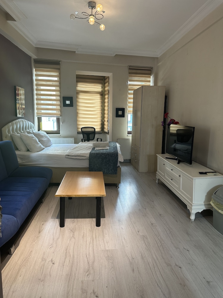 Green Bird Süit - Image 14