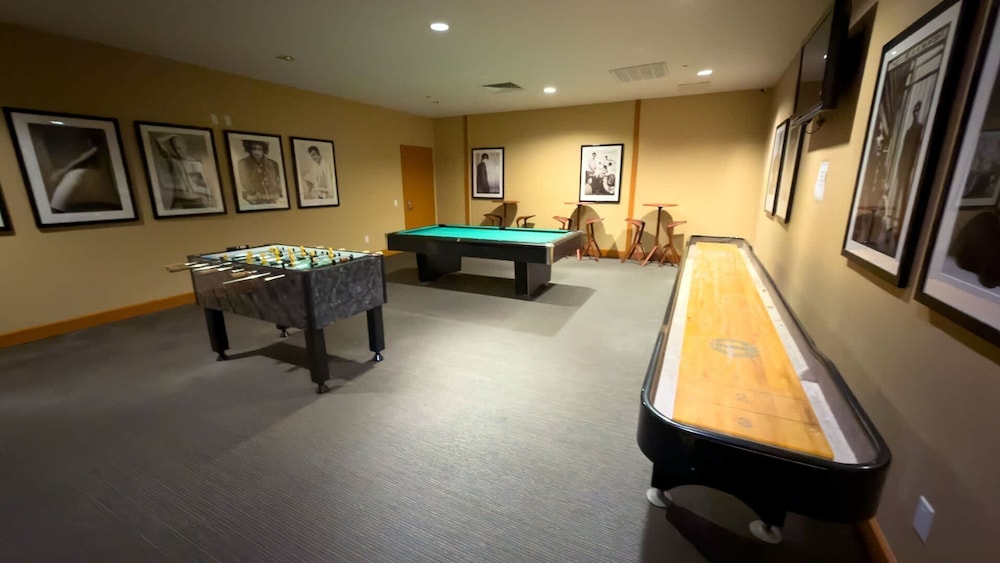 Penthouse Jr Unrivaled Luxury Insane Views 3 Bedroom Apts