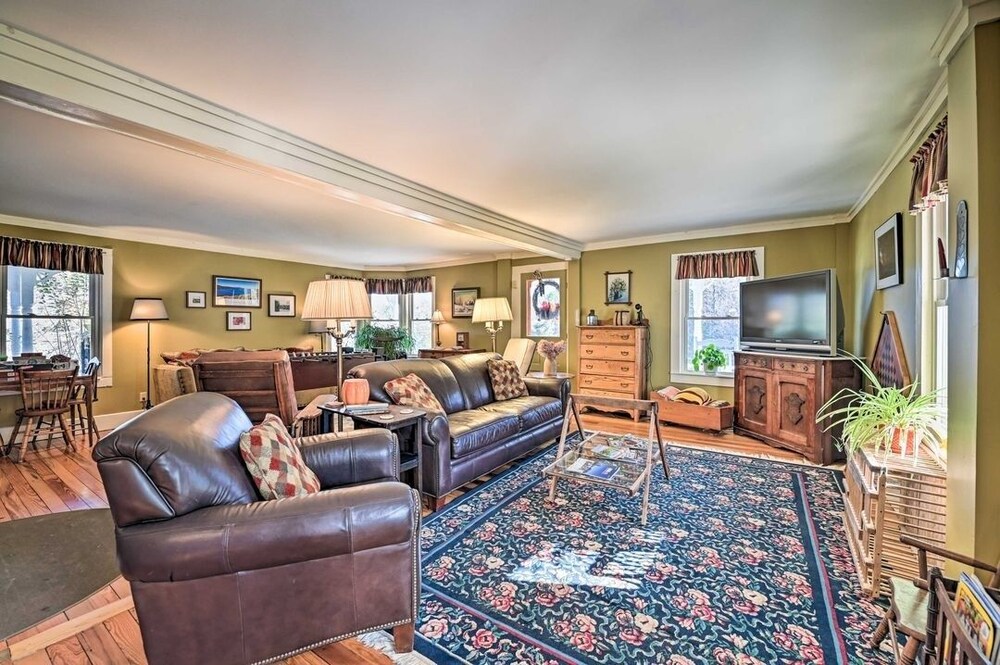 10 Mi To Gore Mountain: Home In Adirondack Park 5 Bedroom Home