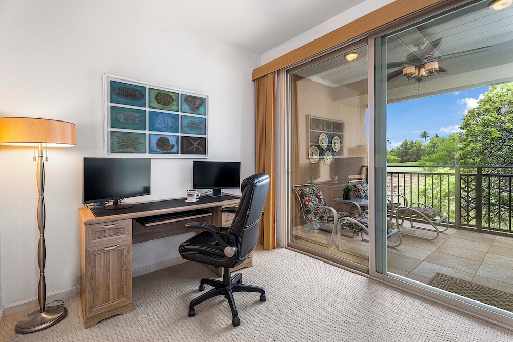 Golf Course View - Conveniently Located - Vrkcv