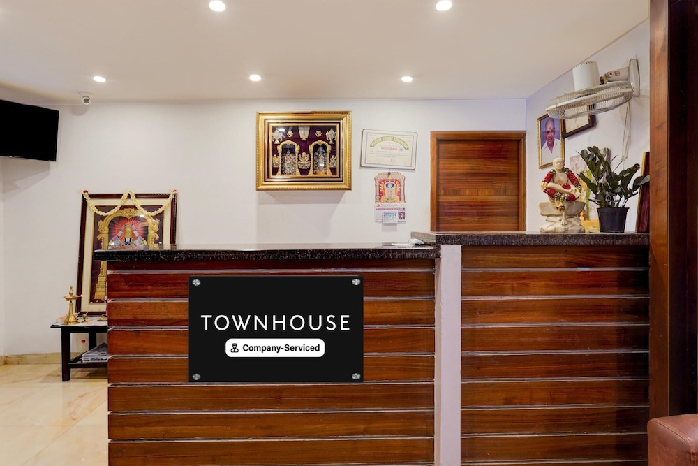 Super Townhouse Arcot Road