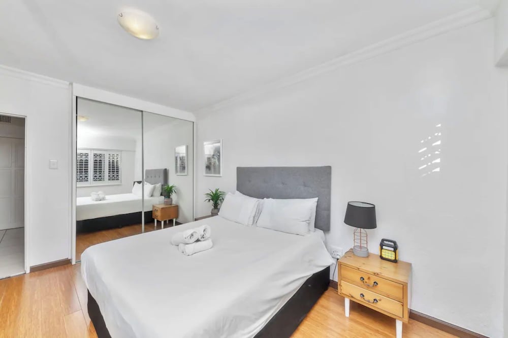 Spacious 1 BD Apartment in Claremont view 2
