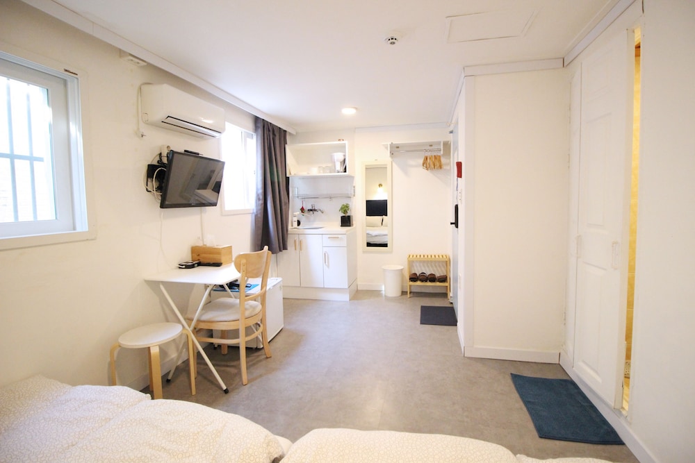 hotel room