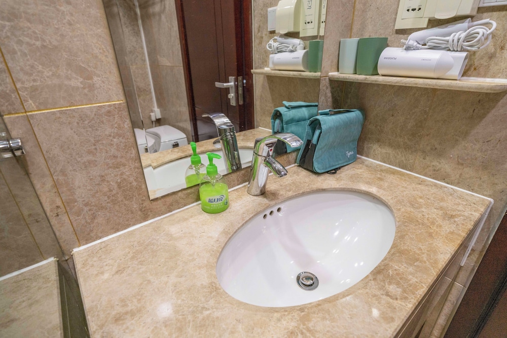 Tyms Xujiahui Stylish 1BR APT