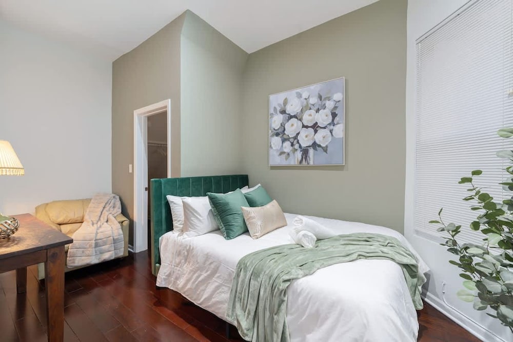 Chic and Cozy 3-bed Escape in Chicago