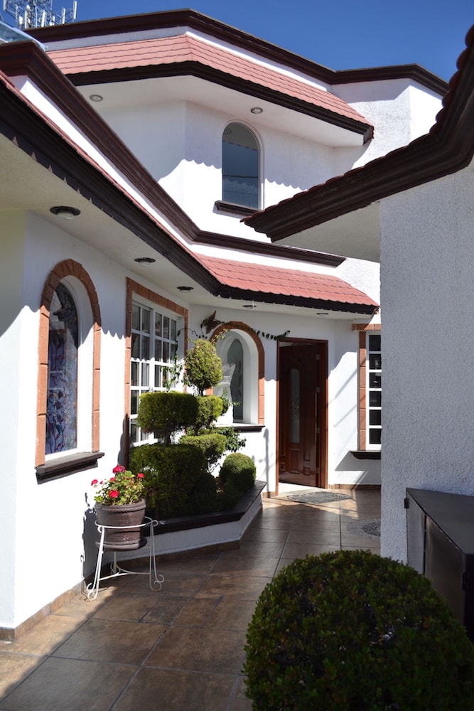 La Aurora Hotel like Home