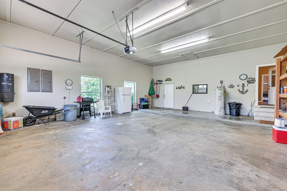 Boat Dock & Hot Tub: Waterfront Home in Milam!
