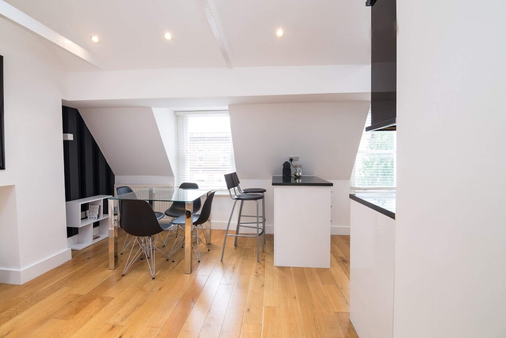 Contemporary 1 Bedroom Flat in Fulham near The Thames
