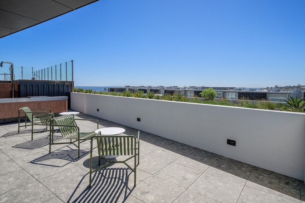 Bright Studio With Rooftop BBQ in Fremantle