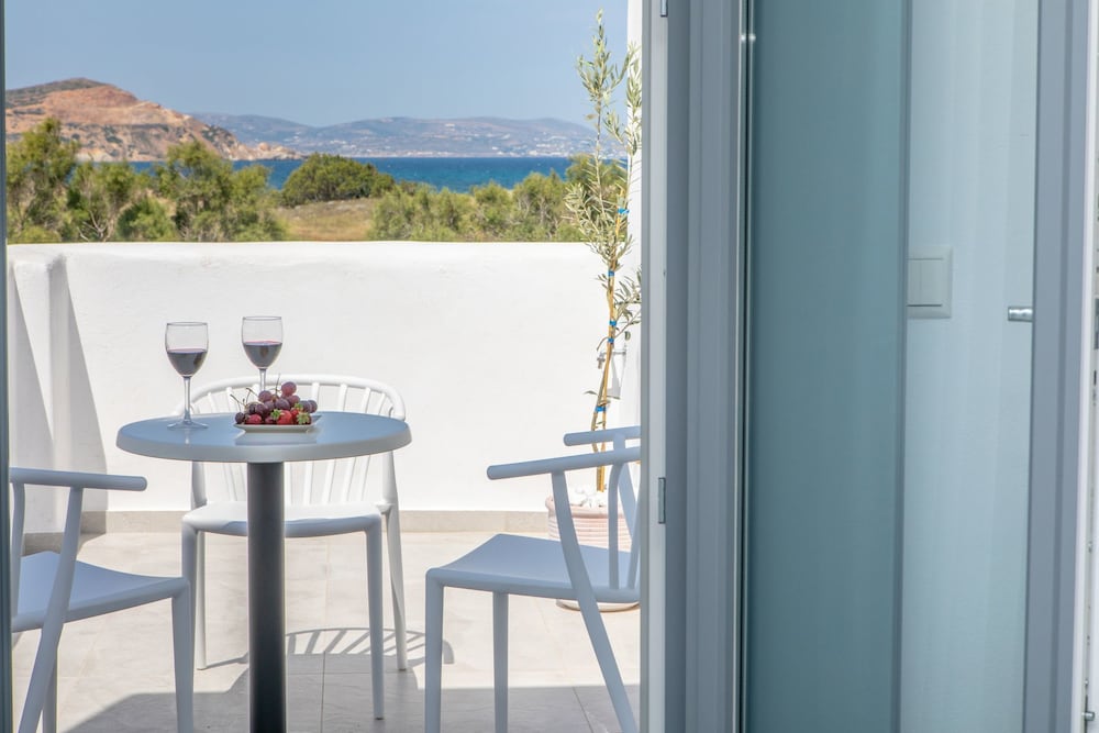 Hotel Crystal Mare Suites - Image 1