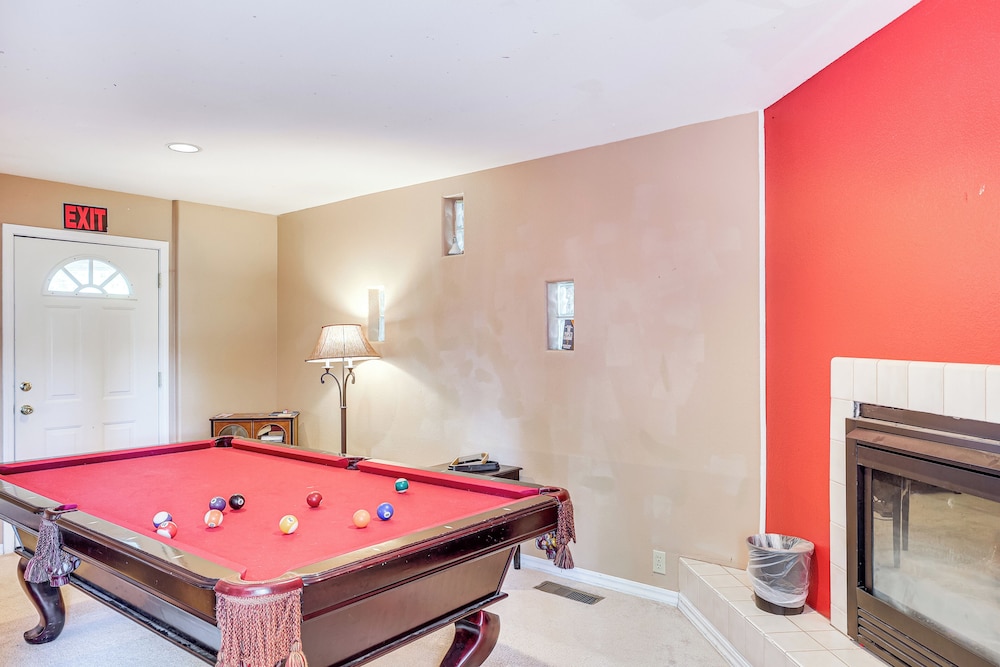 7 Mi to Beach: Home w/ Hot Tub in South Lake Tahoe