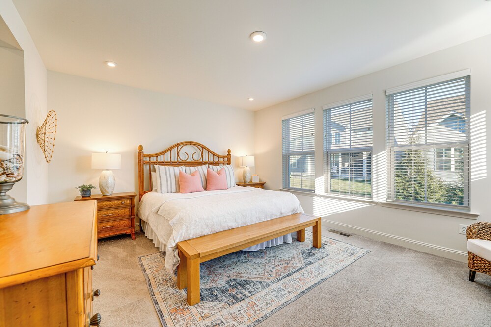 Shuttle to Bethany Beach: Stylish Home w/ Perks!
