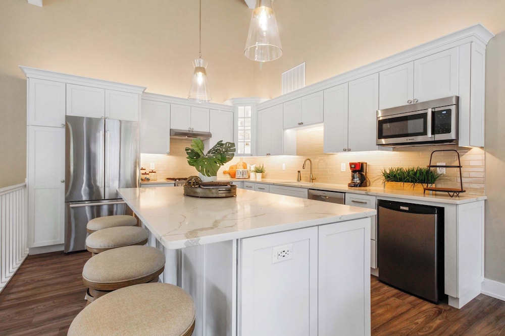 Abbey Springs - Private Community & Amenities!