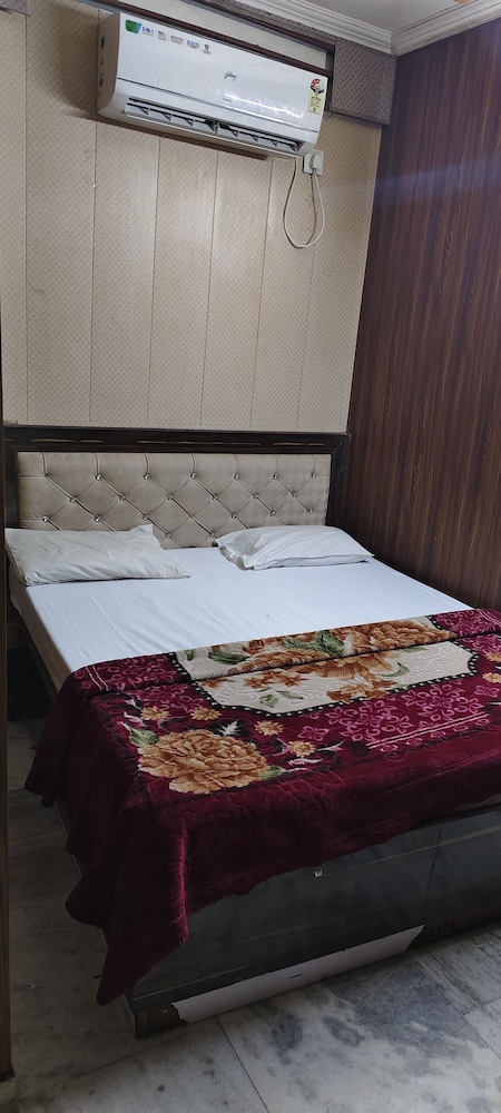 RIVER SIDE HOTEL PRAYGRAJ