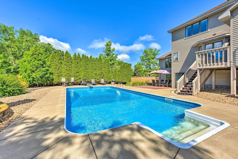 Pet-friendly Maple Grove Gem w/ Private Yard! - Property Image 11