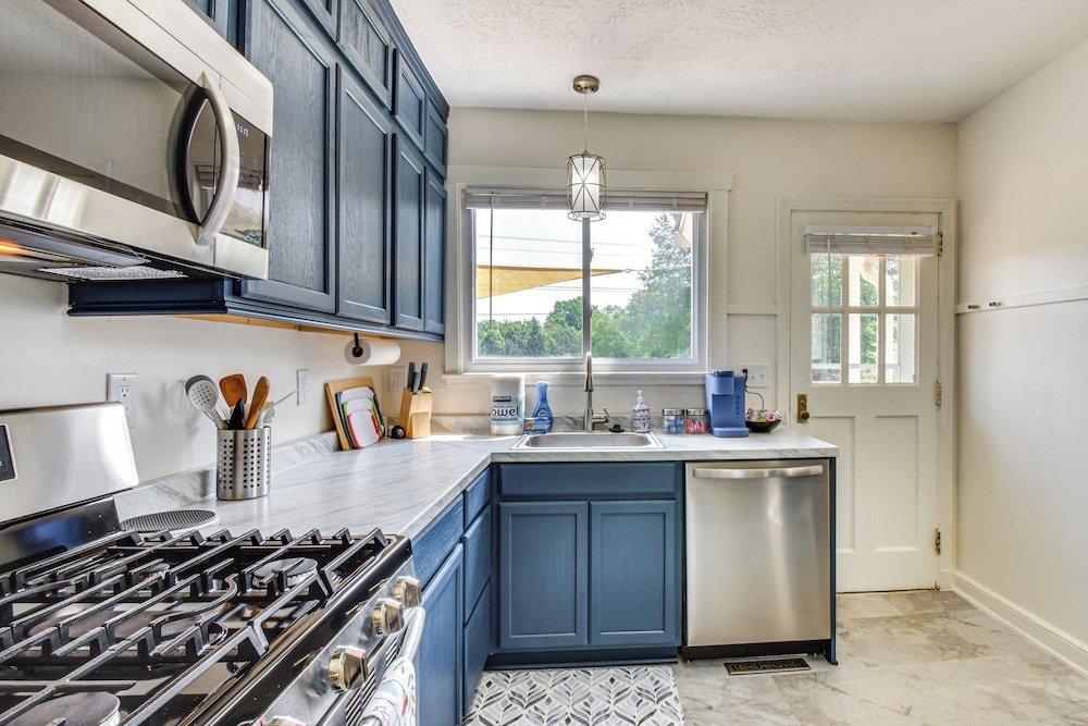 4 Mi to Clemson : Pet-friendly Seneca Cottage