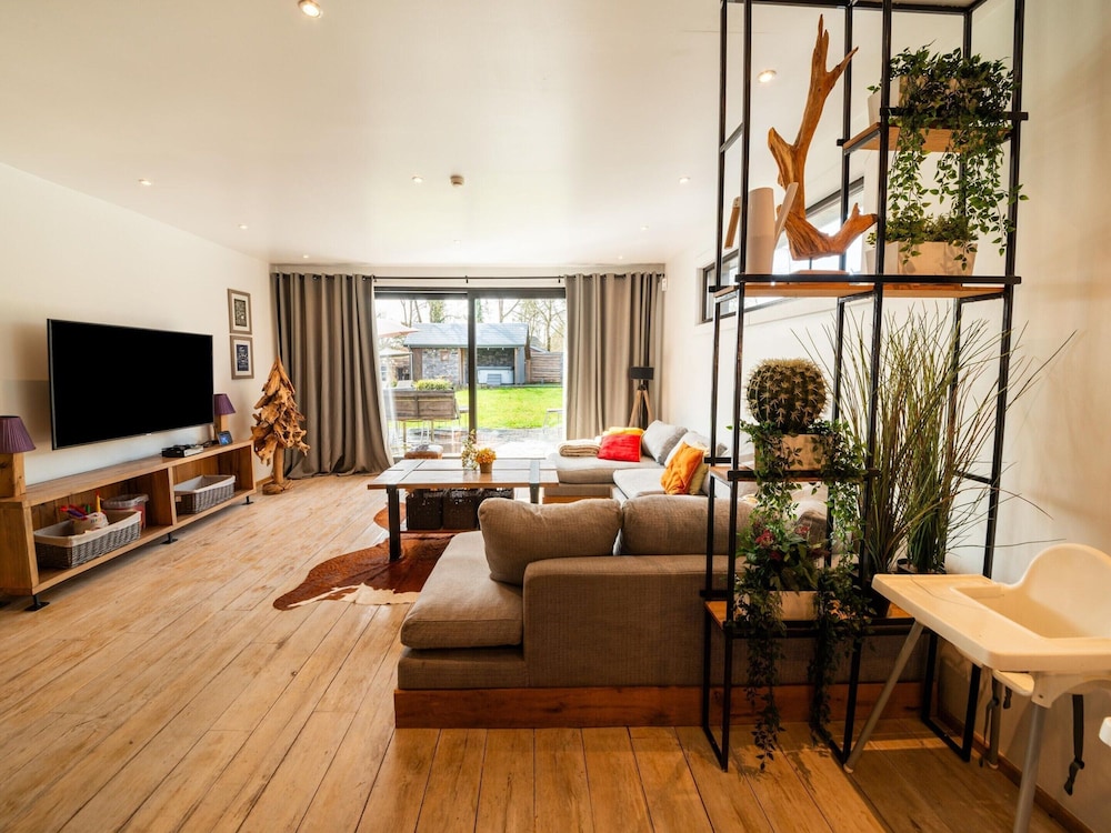 Lush Holiday Home With Bubble Bath and Sauna