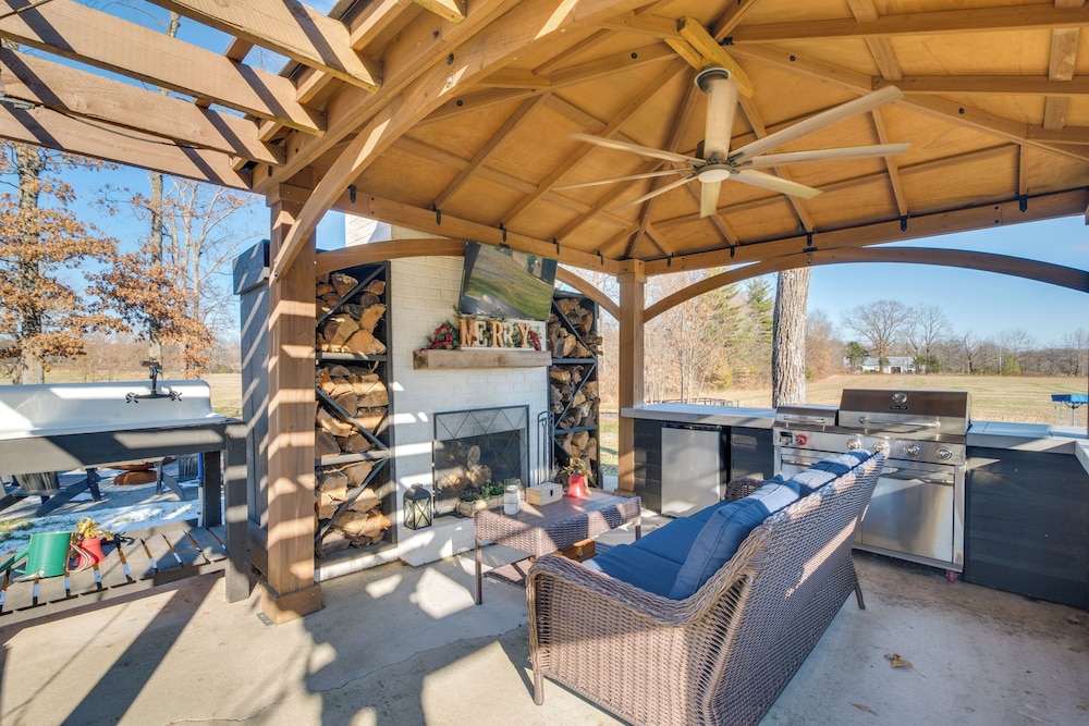 Rest & Relax: Tennessee Home w/ Patio & Fire Pit