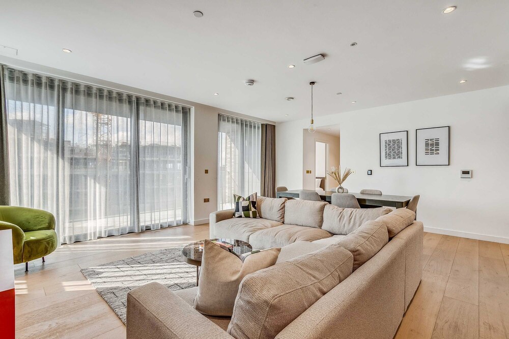 Elegant 3-bedroom Condo