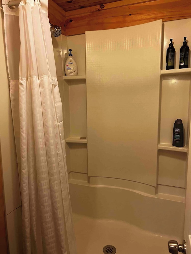 Cozy 2 BR by River- Crooked Steeple Hall