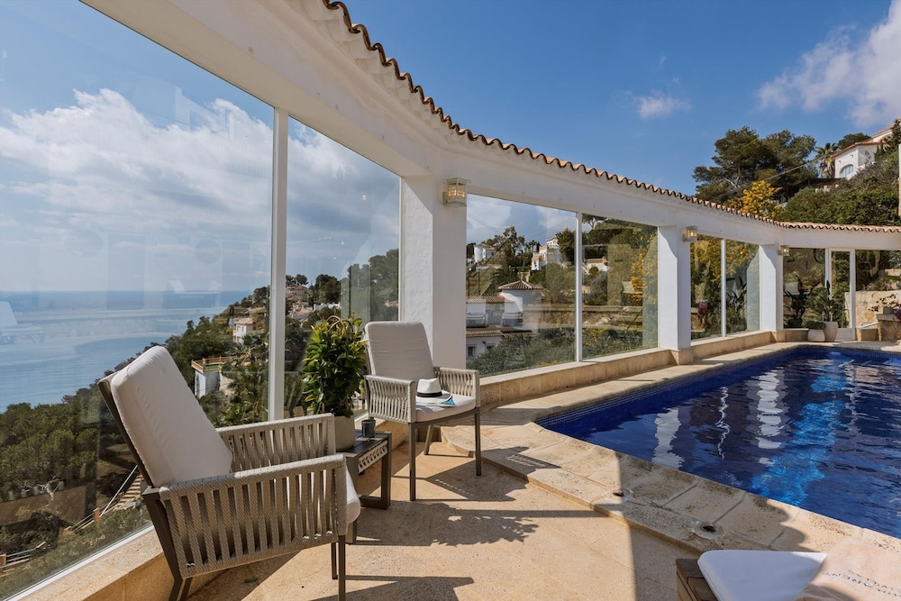 Rijos in J vea With 3 Bedrooms and 3 Bathrooms