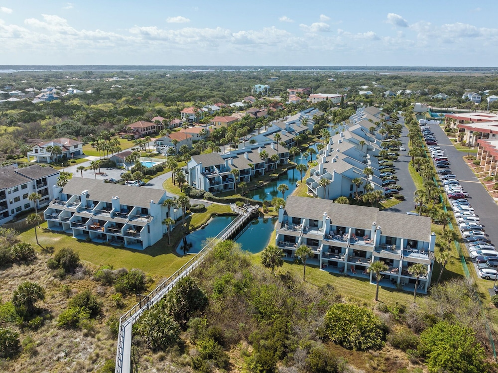 Sea Winds 52 by Distinctive Beach Rentals
