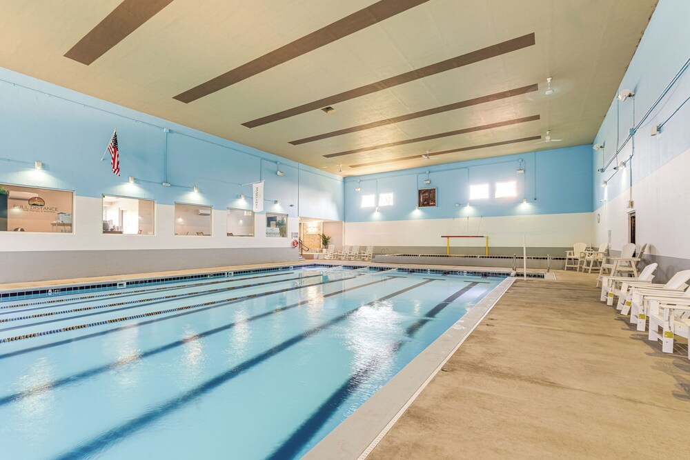 Community Pools & Beach: Smith Mountain Lake Condo