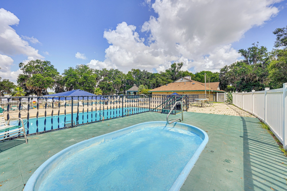 Steps to Lake Kerr: Home w/ Pool & Hot Tub Access!
