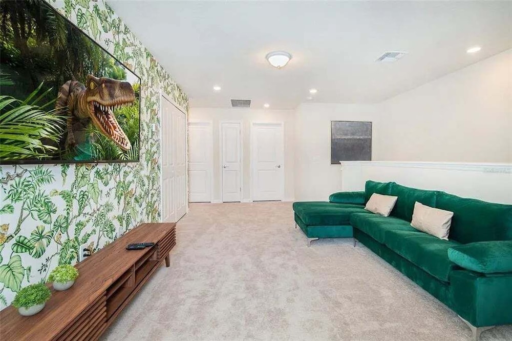Elegant 5-bedroom Villa w Private Pool Near Disney