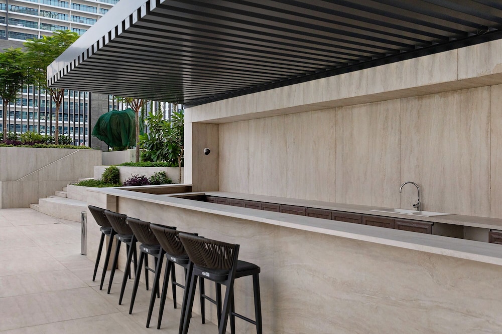 Modern Studio at Paragon