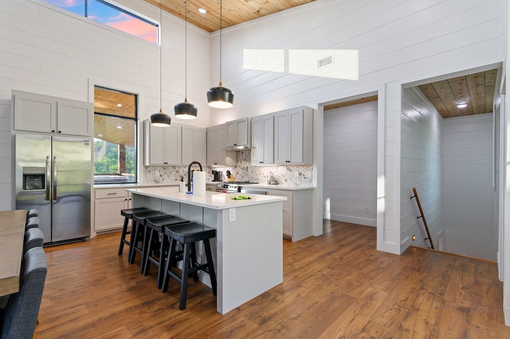 Luxury Retreat in Broken Bow