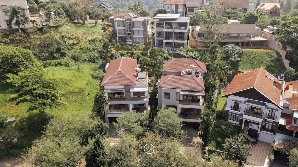 Ohara City View 5BR Villa Heated Pool and Billiard