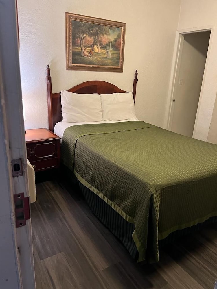 Economy Inn