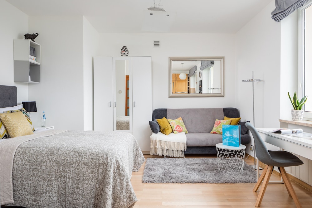 Studio Al. Wyzwolenia 10 by Renters view 3