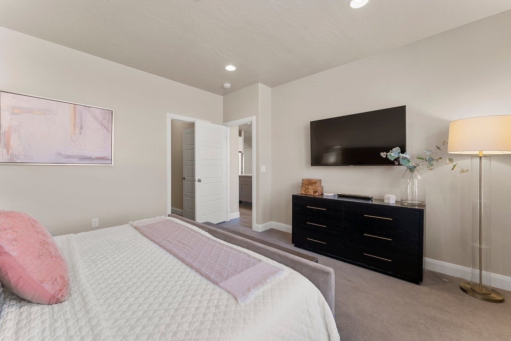 Desert Serenity 4 Bedroom Townhouse