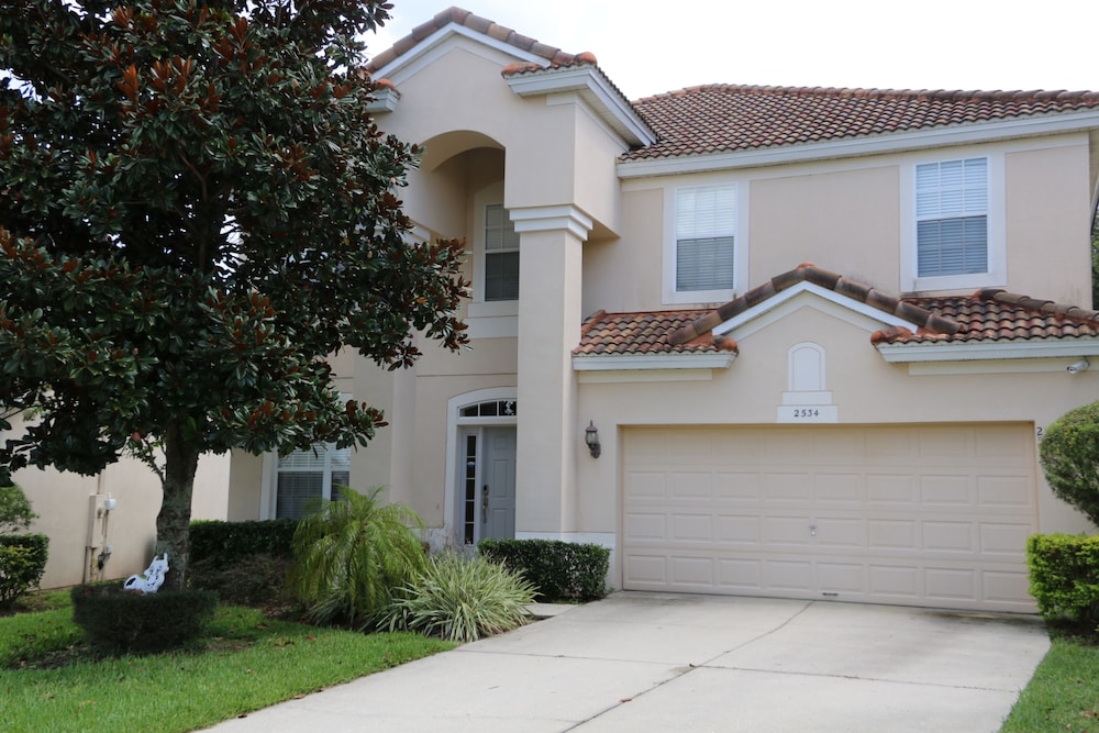 6BR 4BA Home in Windsor Hills by CV-2534