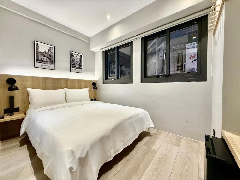 N2 Hotel